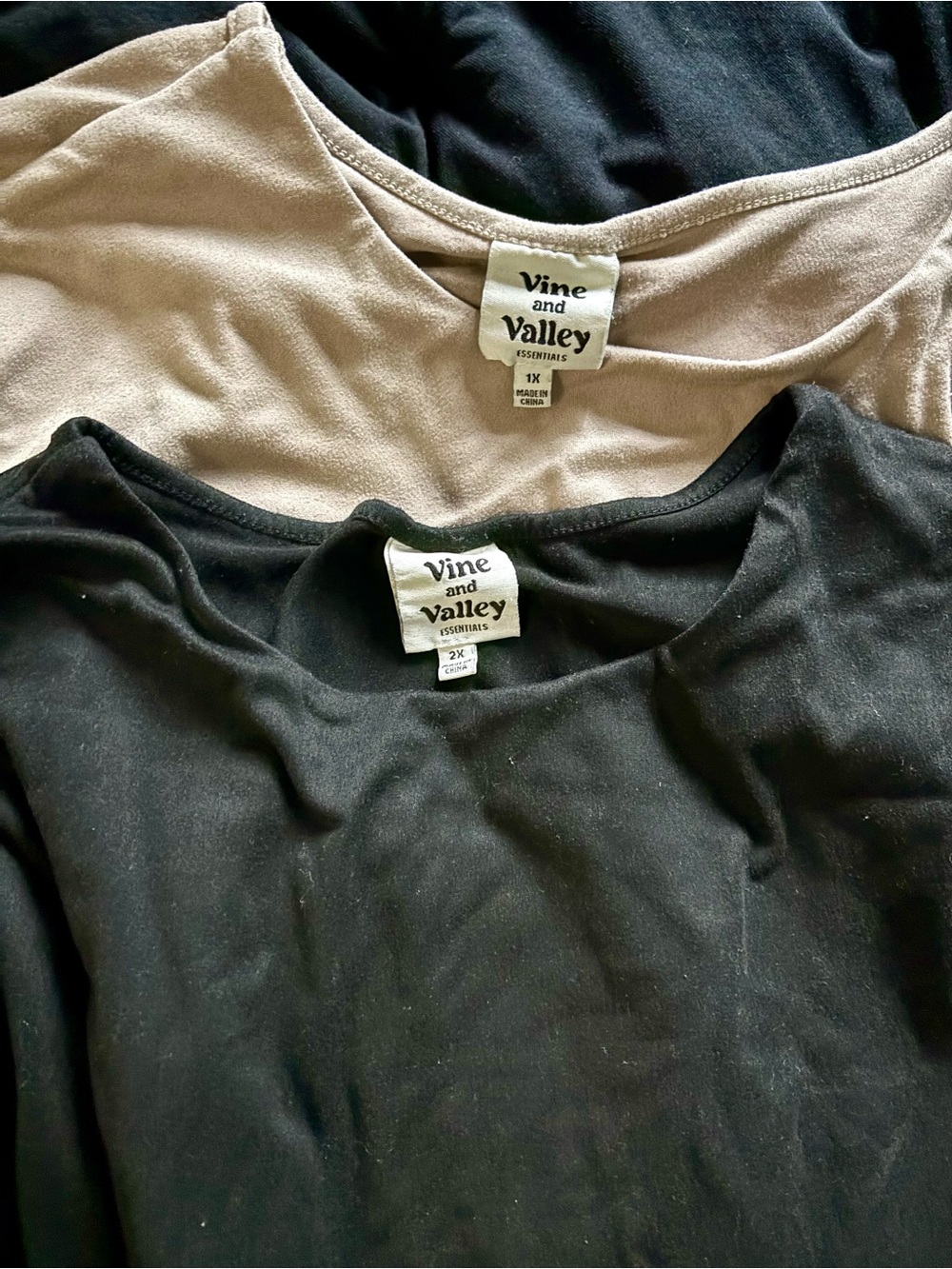 Vine and Valley Women's Long Sleeve Tee - Black and Taupe
